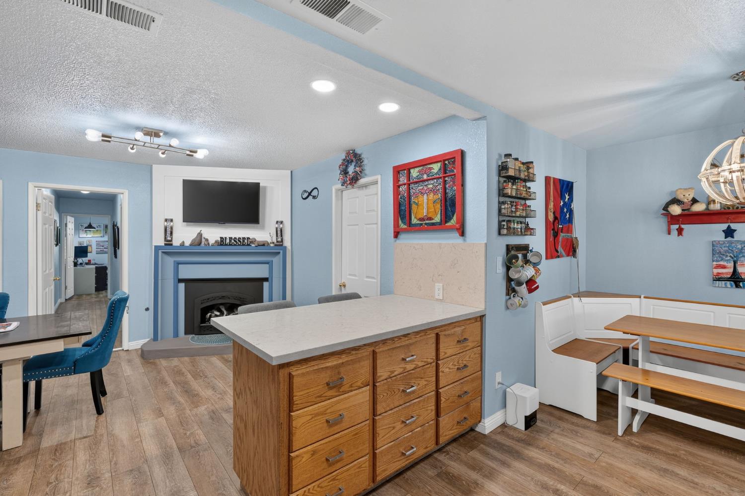 4553 E Redlands Ave, Fresno, CA 93726
