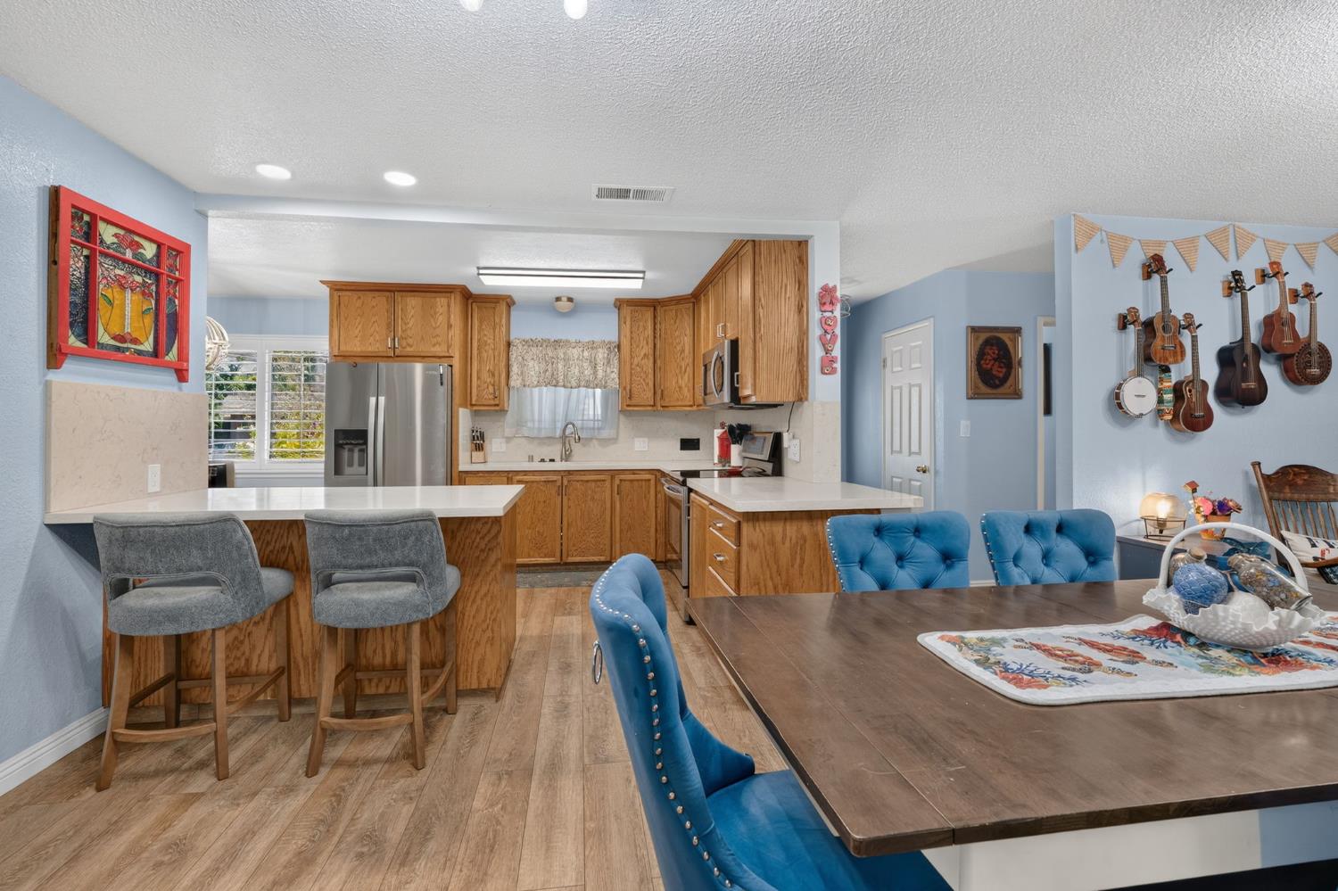 4553 E Redlands Ave, Fresno, CA 93726