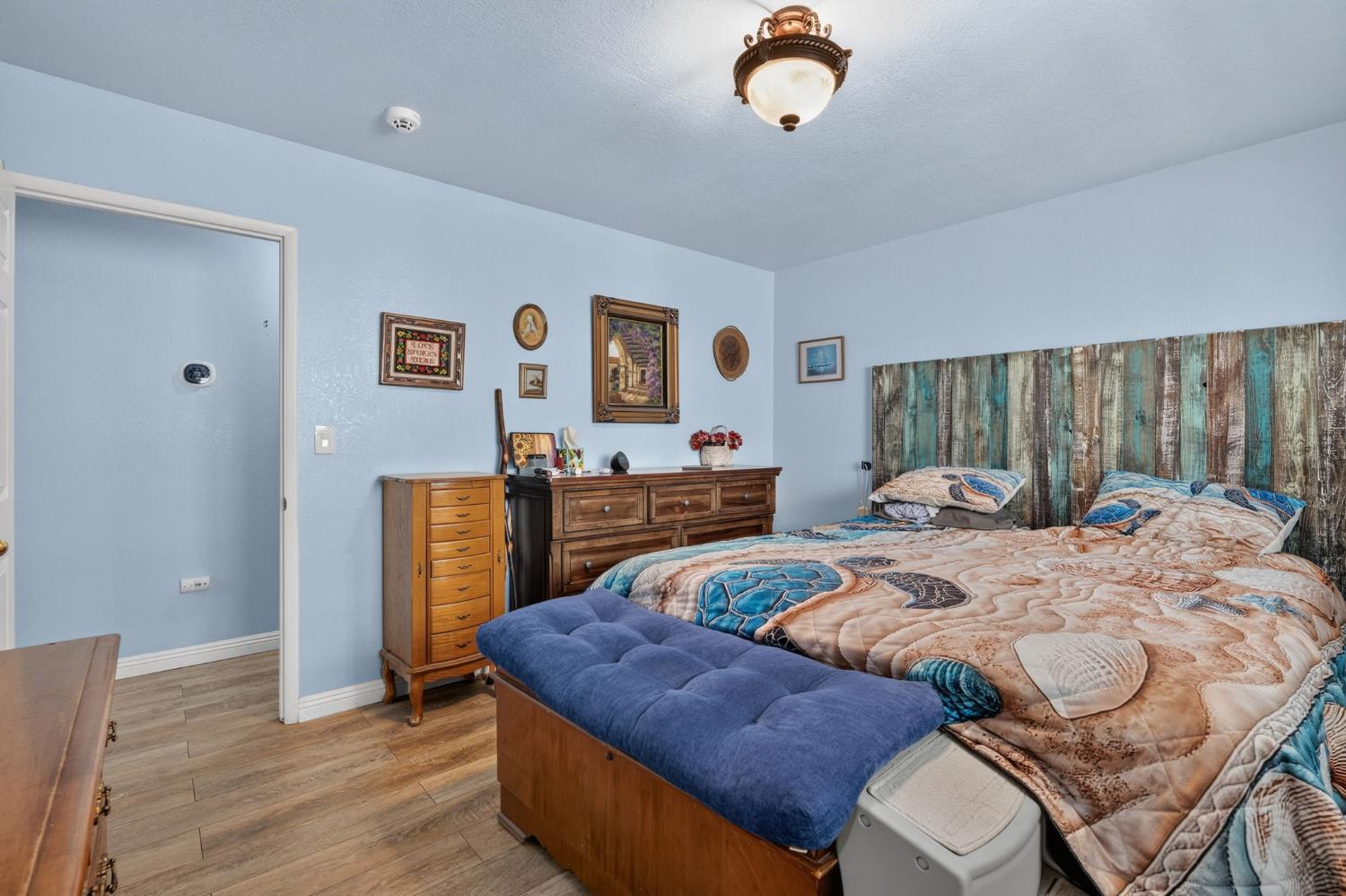 4553 E Redlands Ave, Fresno, CA 93726