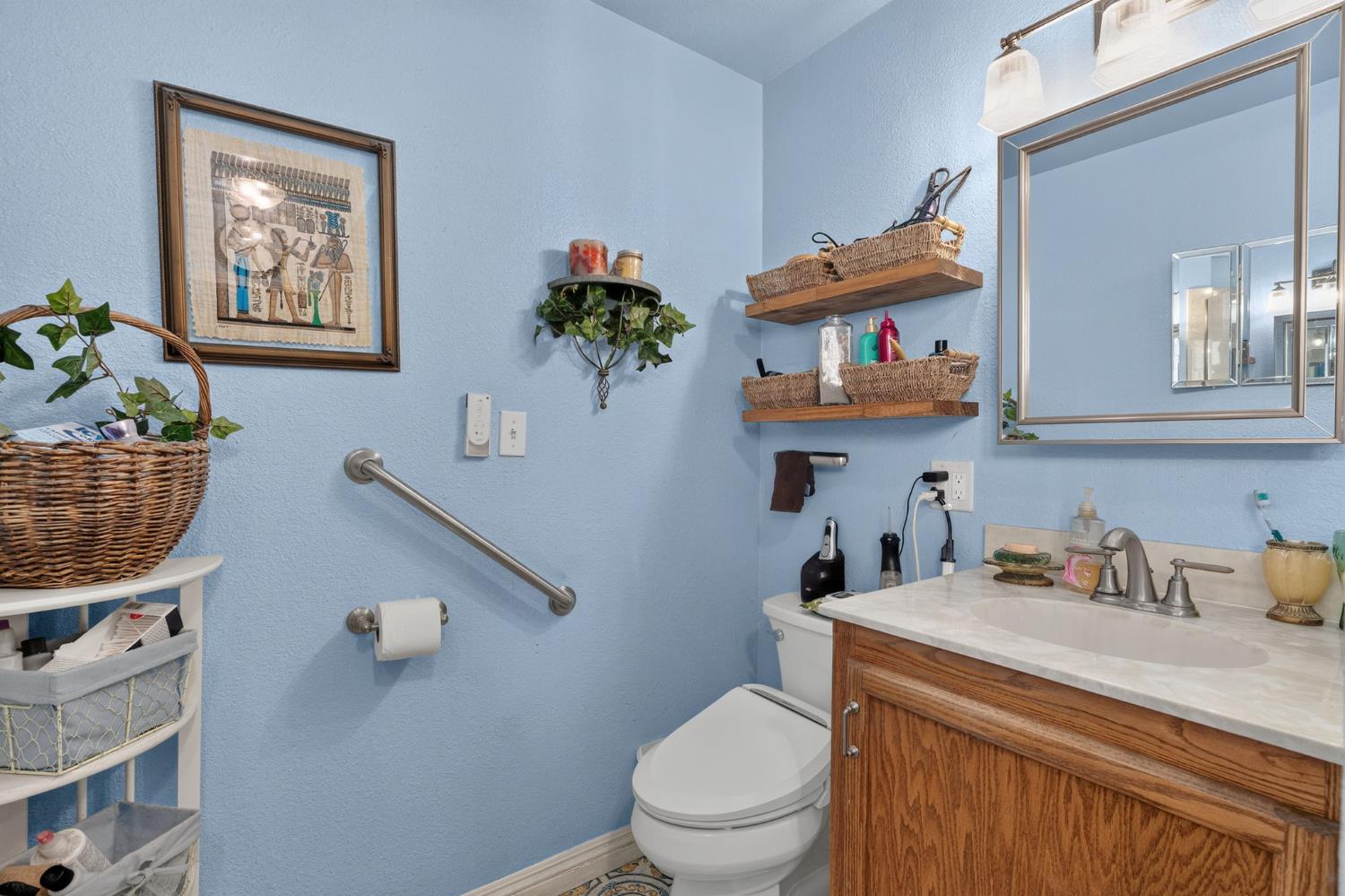 4553 E Redlands Ave, Fresno, CA 93726