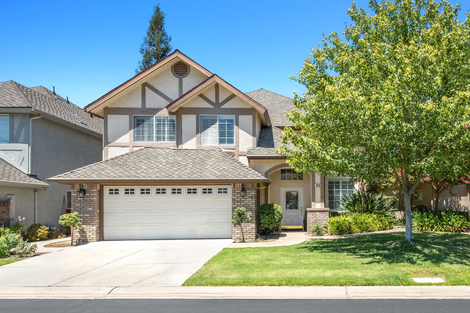2888 W Kensington Ln, Fresno, CA 93711