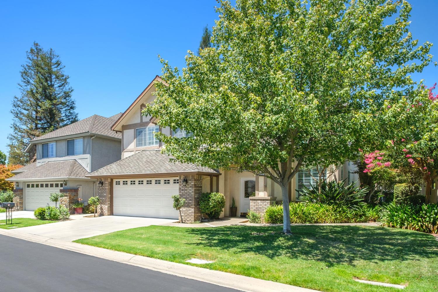 2888 W Kensington Ln, Fresno, CA 93711