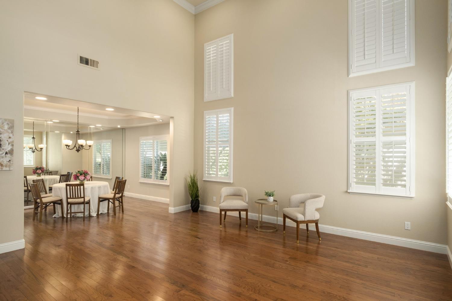 2888 W Kensington Ln, Fresno, CA 93711