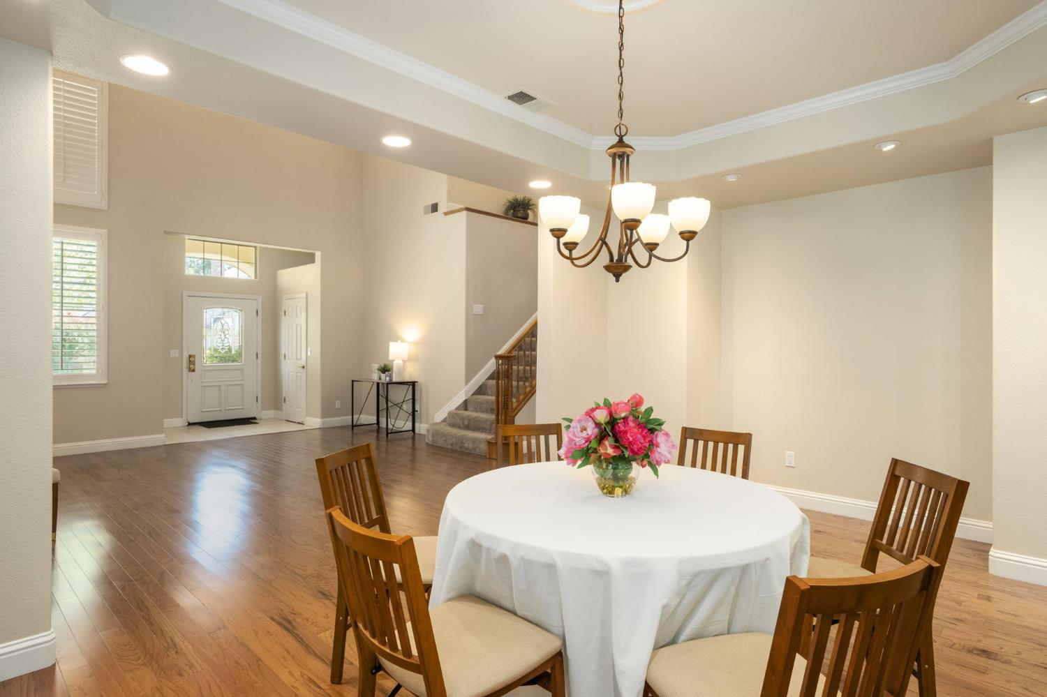 2888 W Kensington Ln, Fresno, CA 93711