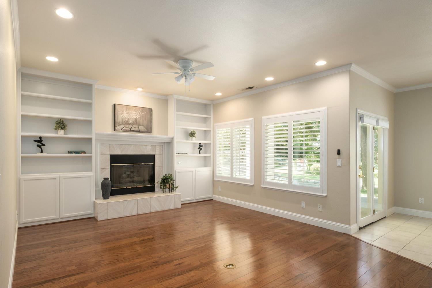 2888 W Kensington Ln, Fresno, CA 93711