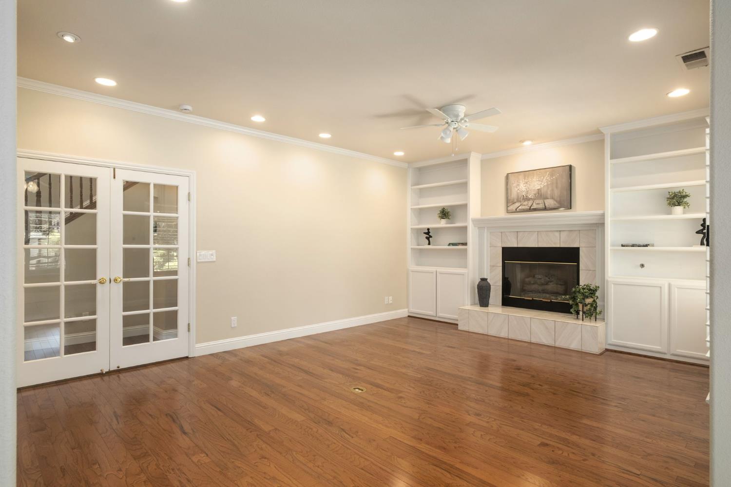 2888 W Kensington Ln, Fresno, CA 93711