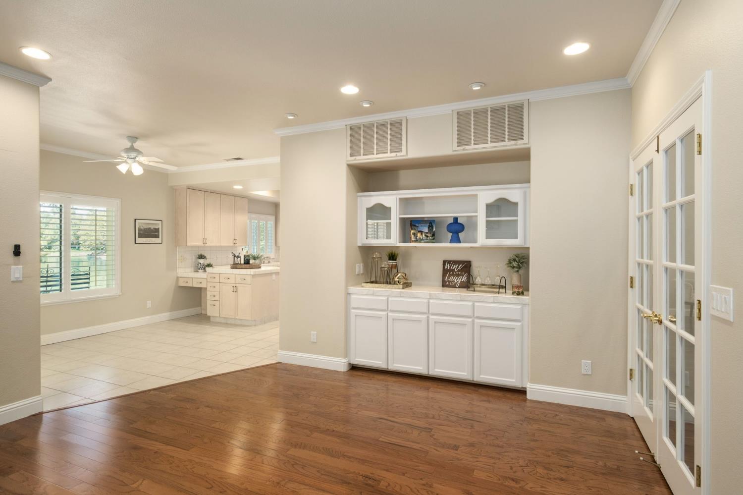 2888 W Kensington Ln, Fresno, CA 93711