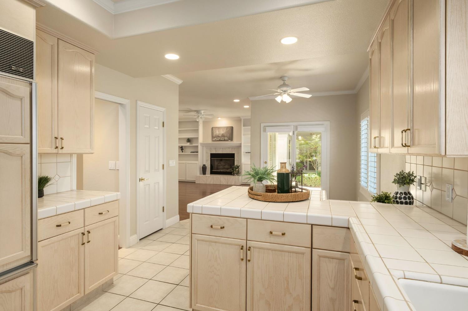 2888 W Kensington Ln, Fresno, CA 93711