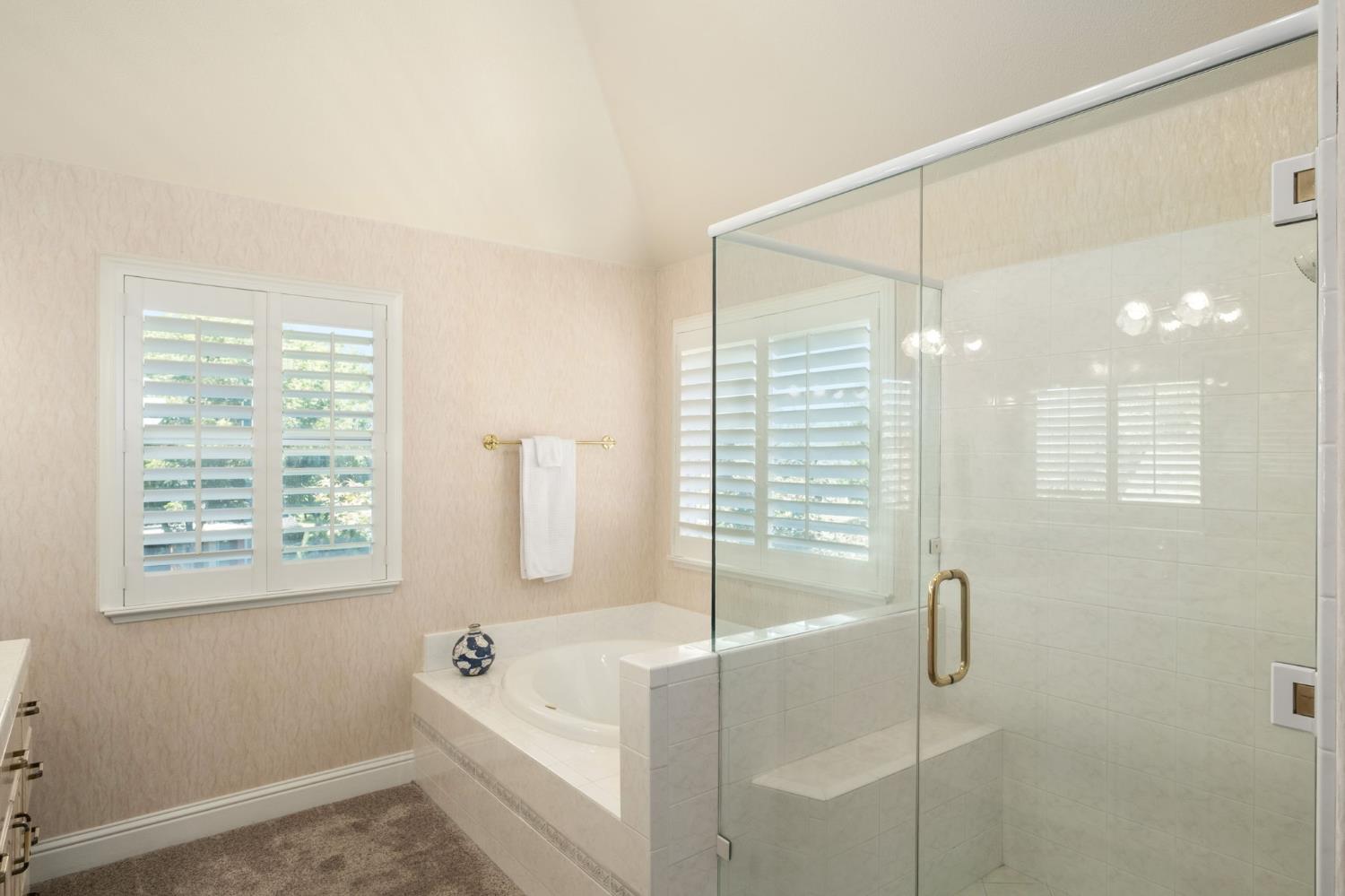 2888 W Kensington Ln, Fresno, CA 93711