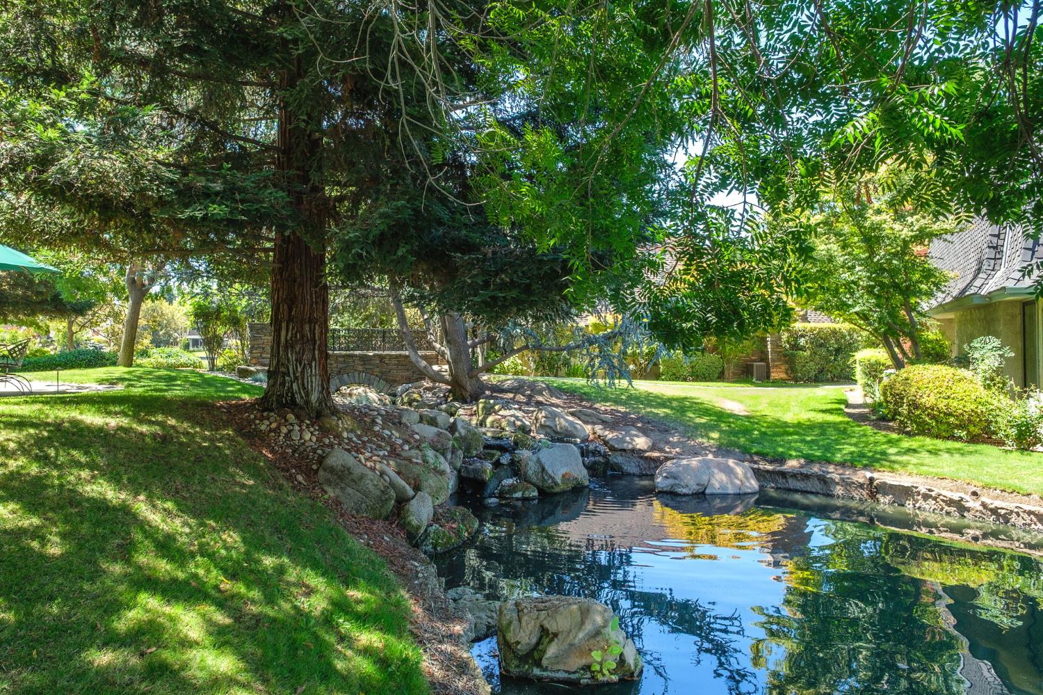 2888 W Kensington Ln, Fresno, CA 93711