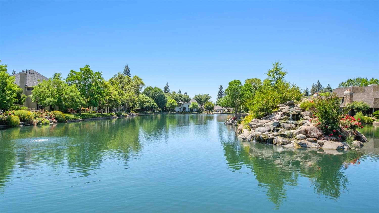 2888 W Kensington Ln, Fresno, CA 93711