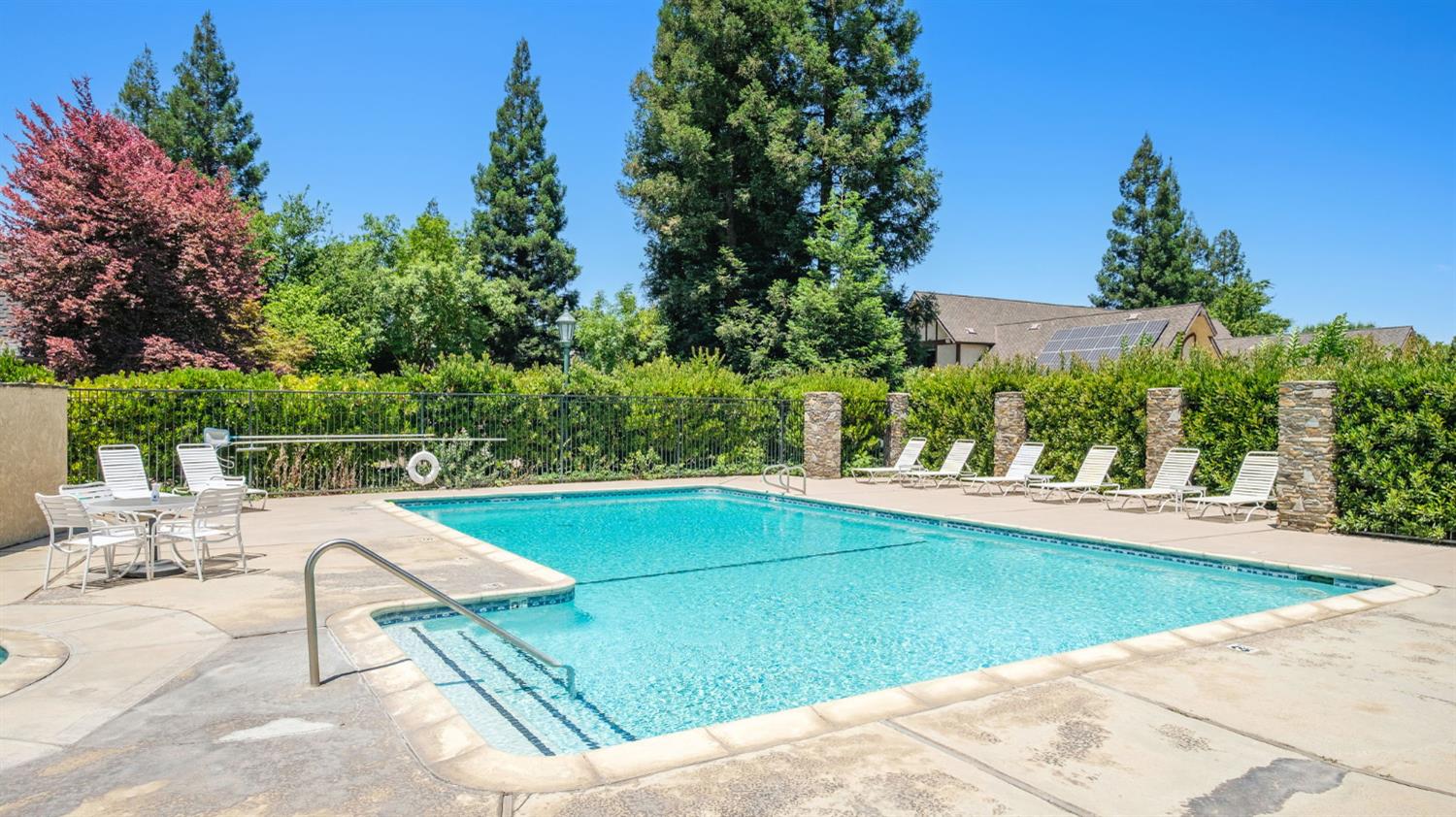 2888 W Kensington Ln, Fresno, CA 93711