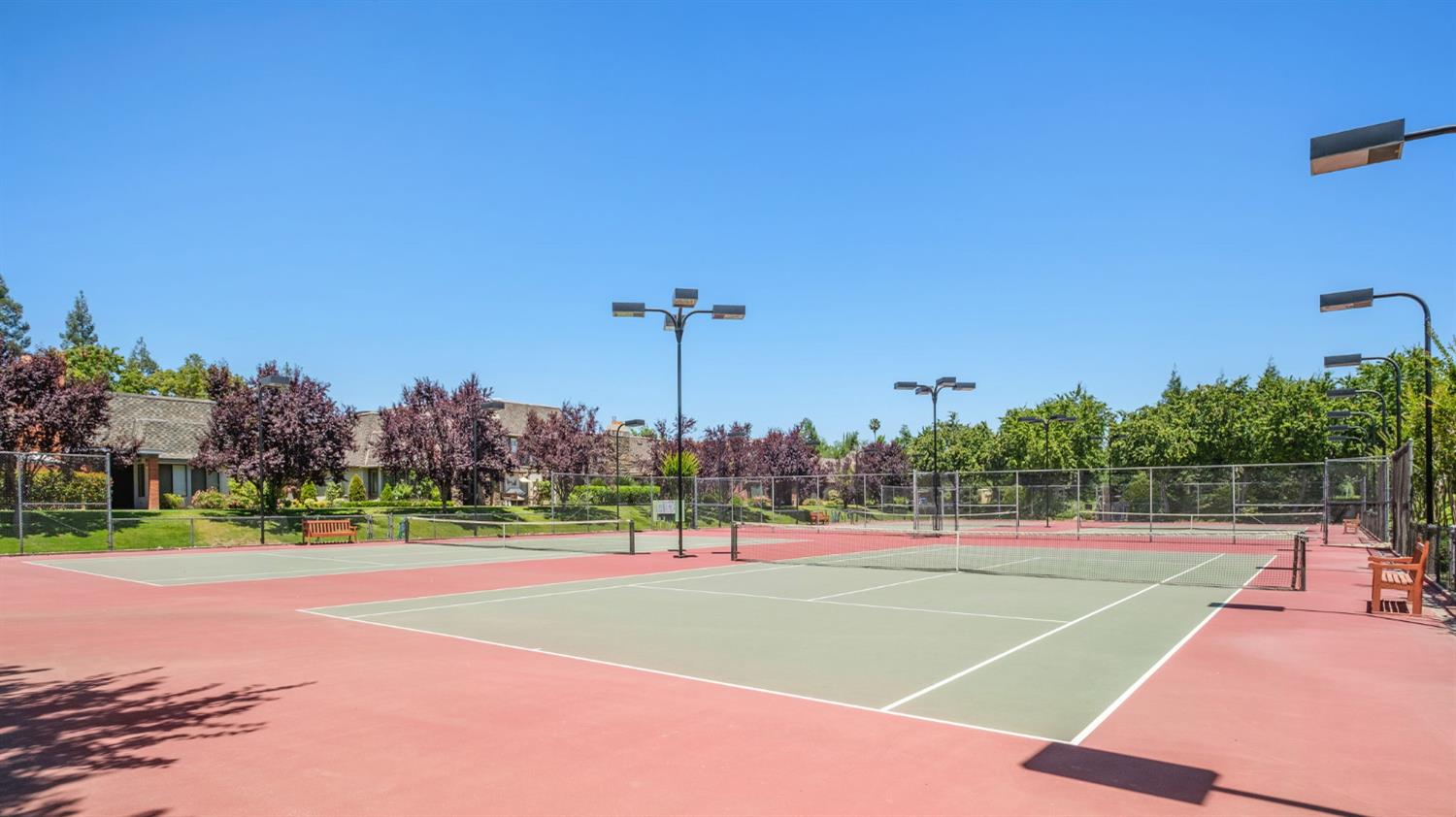 2888 W Kensington Ln, Fresno, CA 93711