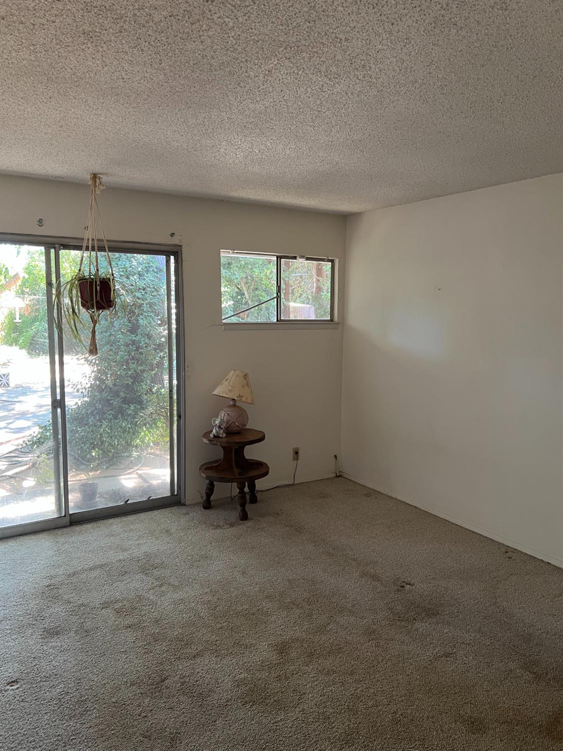 5493 N Roosevelt, Fresno, CA 93704