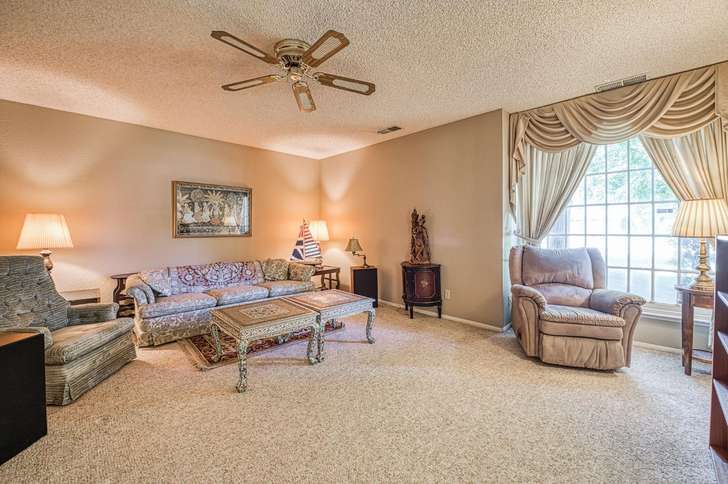 2677 W Wrenwood Ave, Fresno, CA 93711