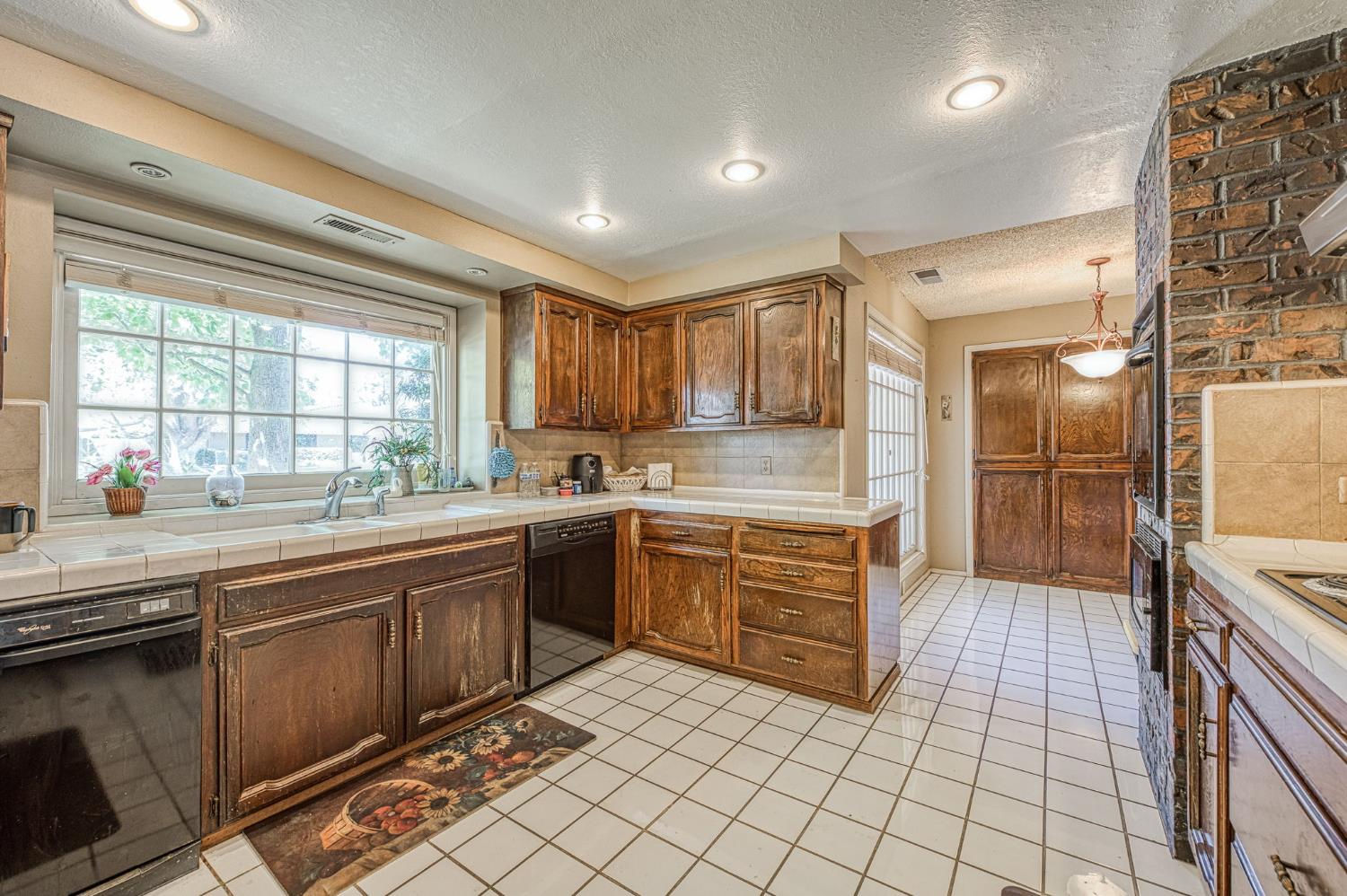 2677 W Wrenwood Ave, Fresno, CA 93711