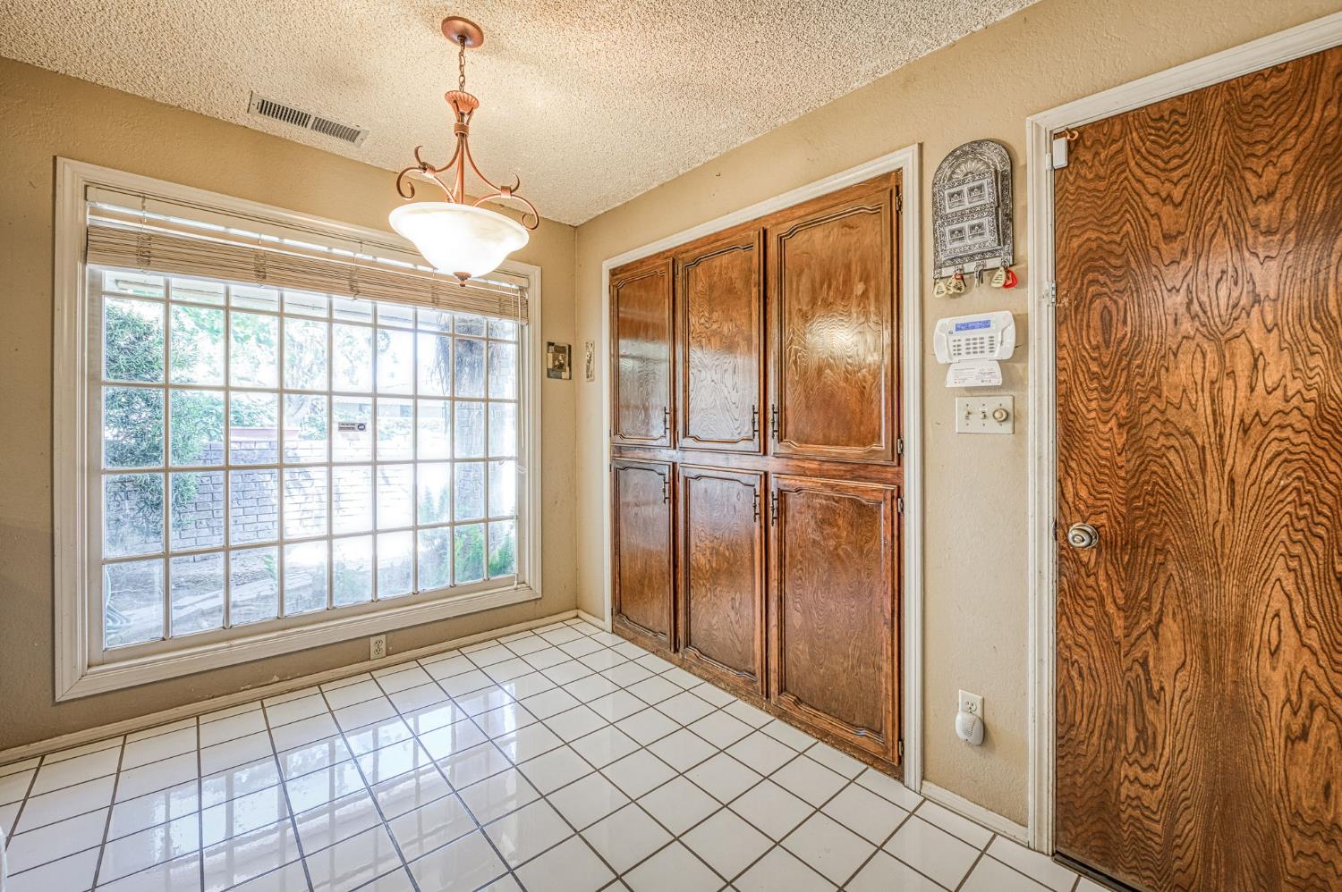 2677 W Wrenwood Ave, Fresno, CA 93711