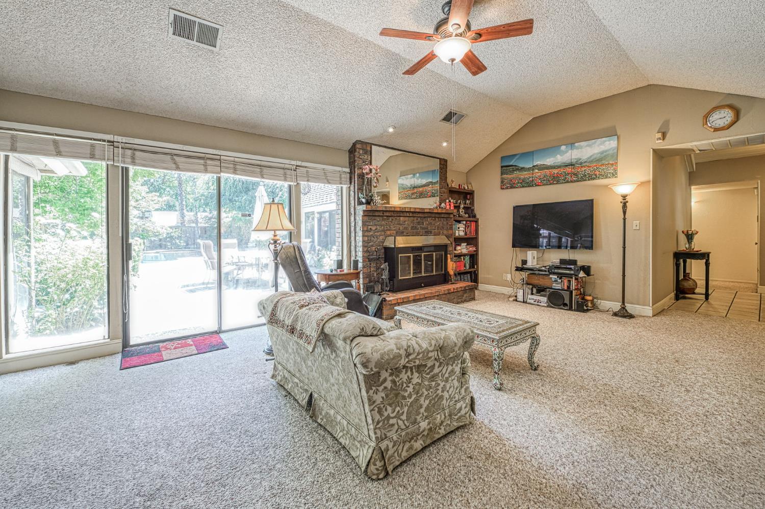 2677 W Wrenwood Ave, Fresno, CA 93711