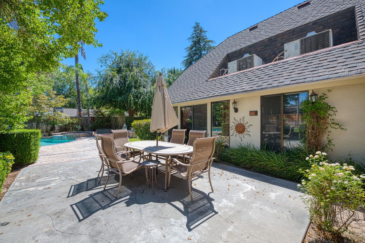 2677 W Wrenwood Ave, Fresno, CA 93711