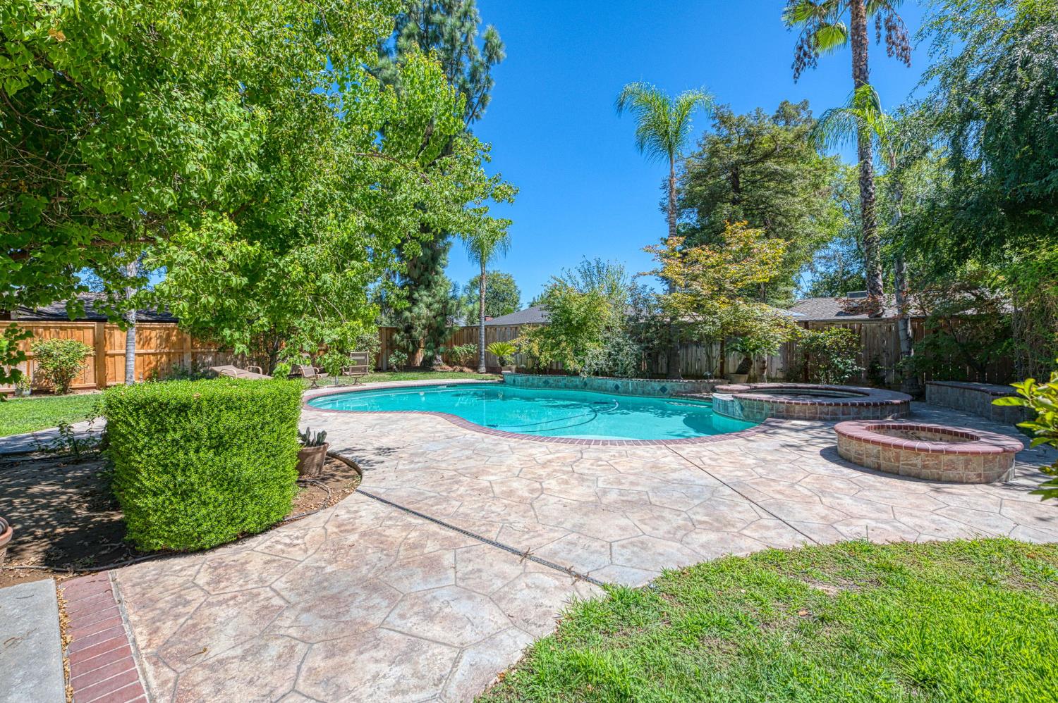 2677 W Wrenwood Ave, Fresno, CA 93711