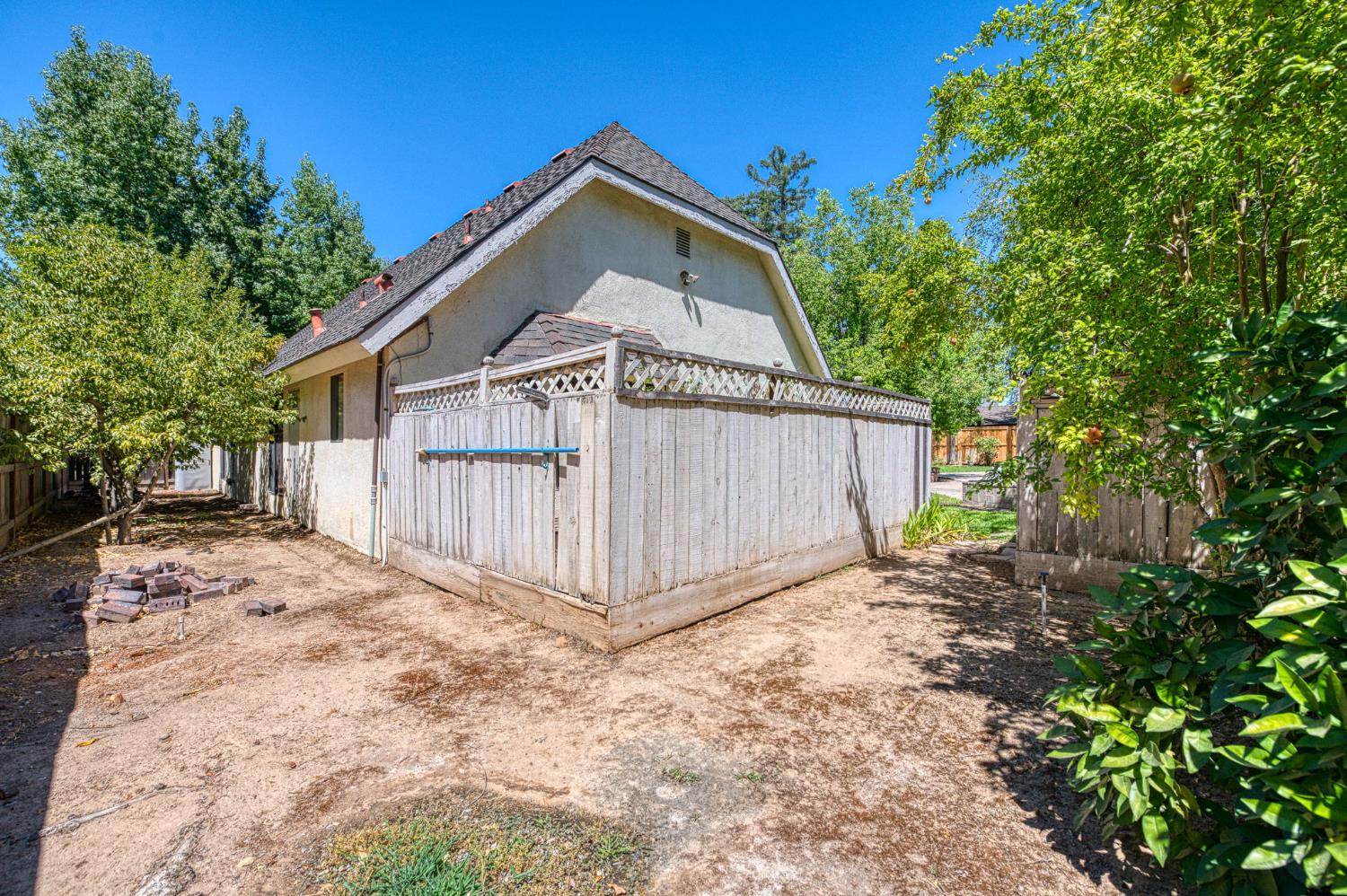 2677 W Wrenwood Ave, Fresno, CA 93711
