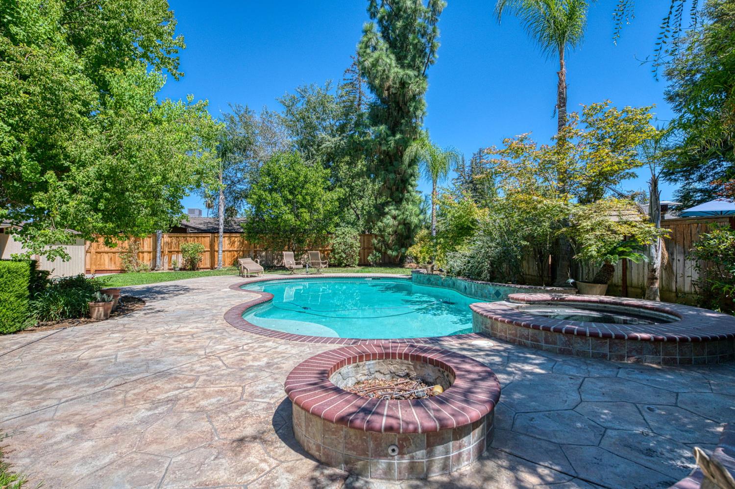 2677 W Wrenwood Ave, Fresno, CA 93711