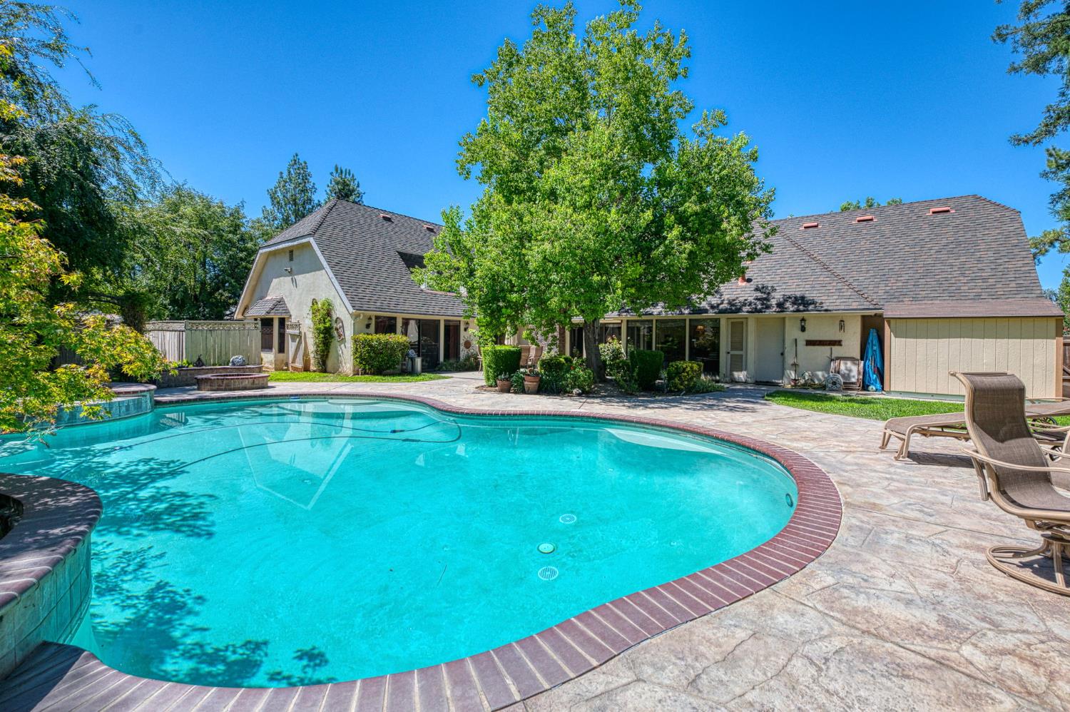 2677 W Wrenwood Ave, Fresno, CA 93711