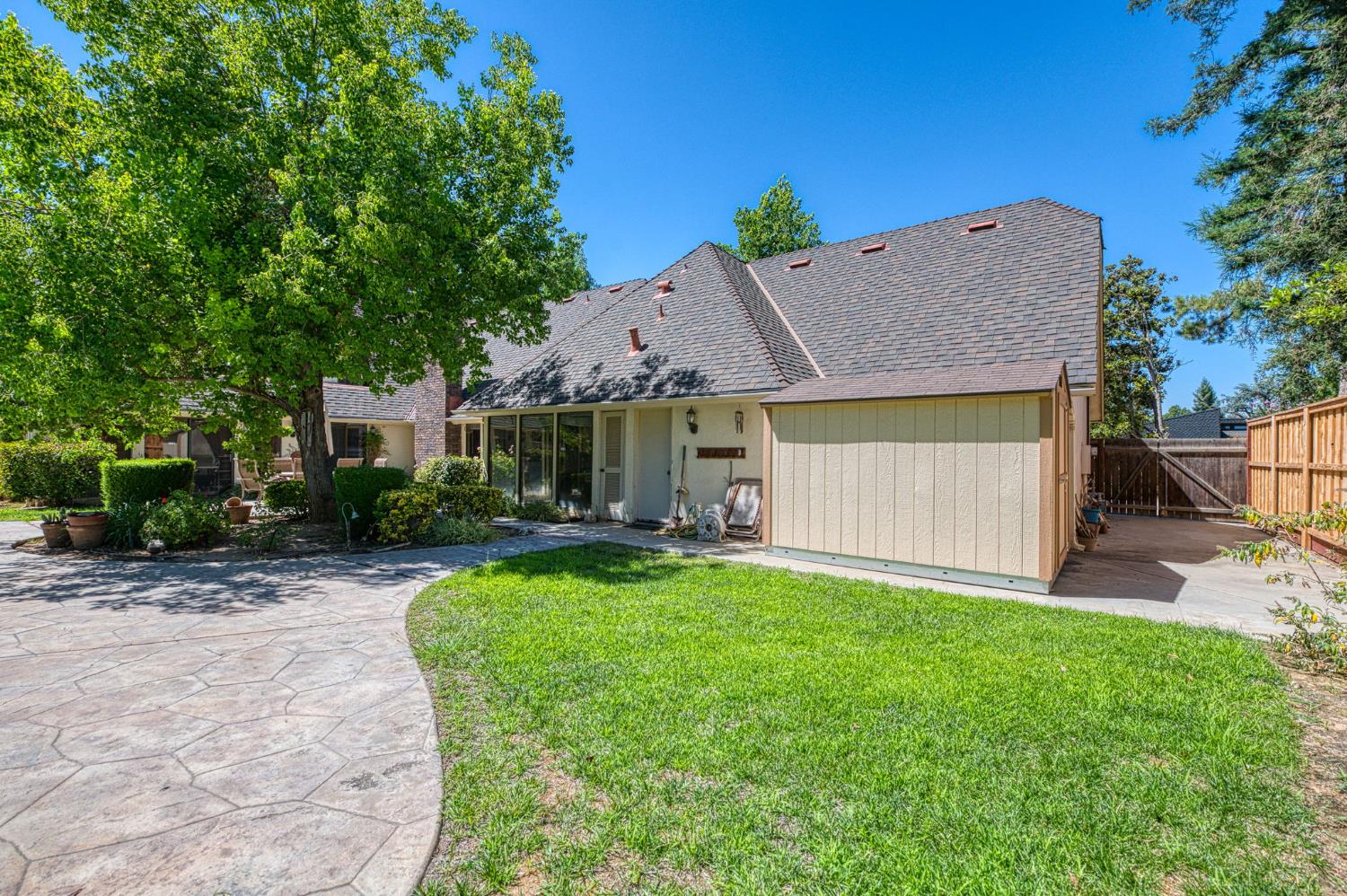 2677 W Wrenwood Ave, Fresno, CA 93711