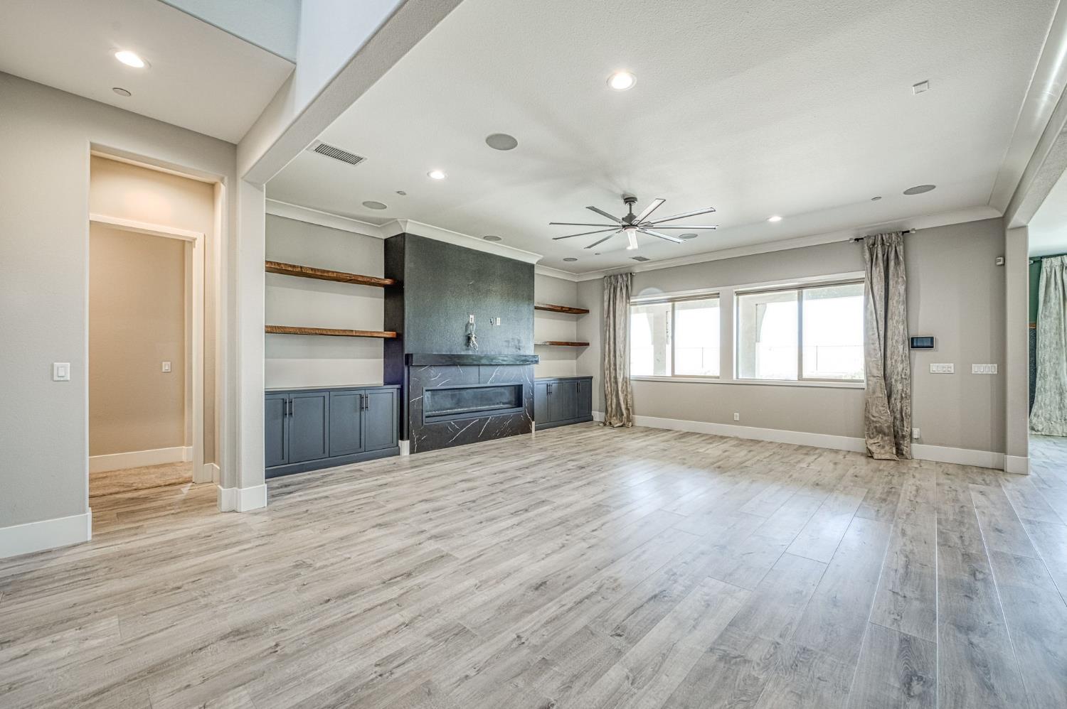4721 Overstone Ave, Madera, CA 93636