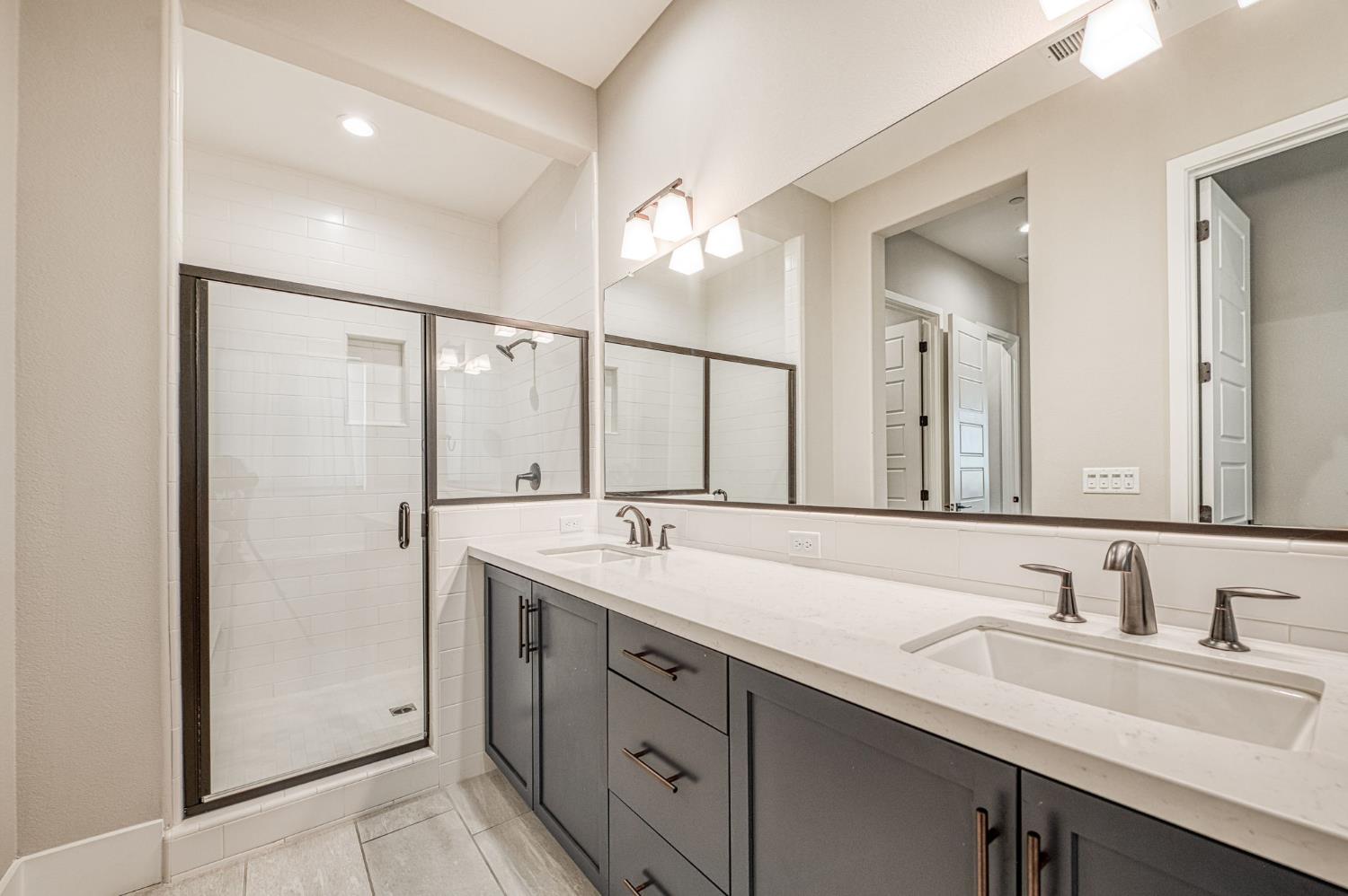 4721 Overstone Ave, Madera, CA 93636