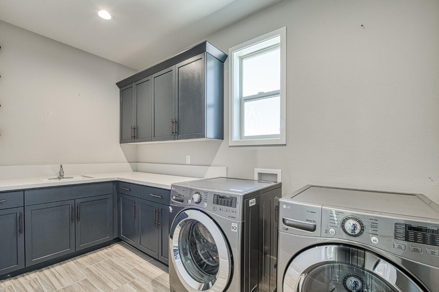 4721 Overstone Ave, Madera, CA 93636