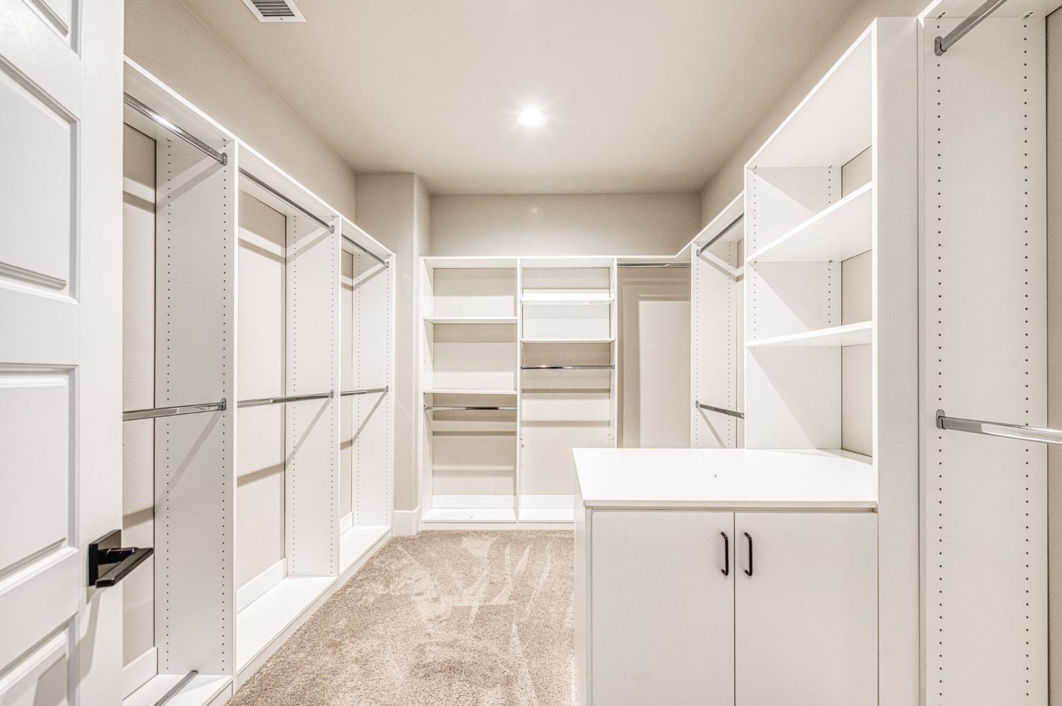 4721 Overstone Ave, Madera, CA 93636