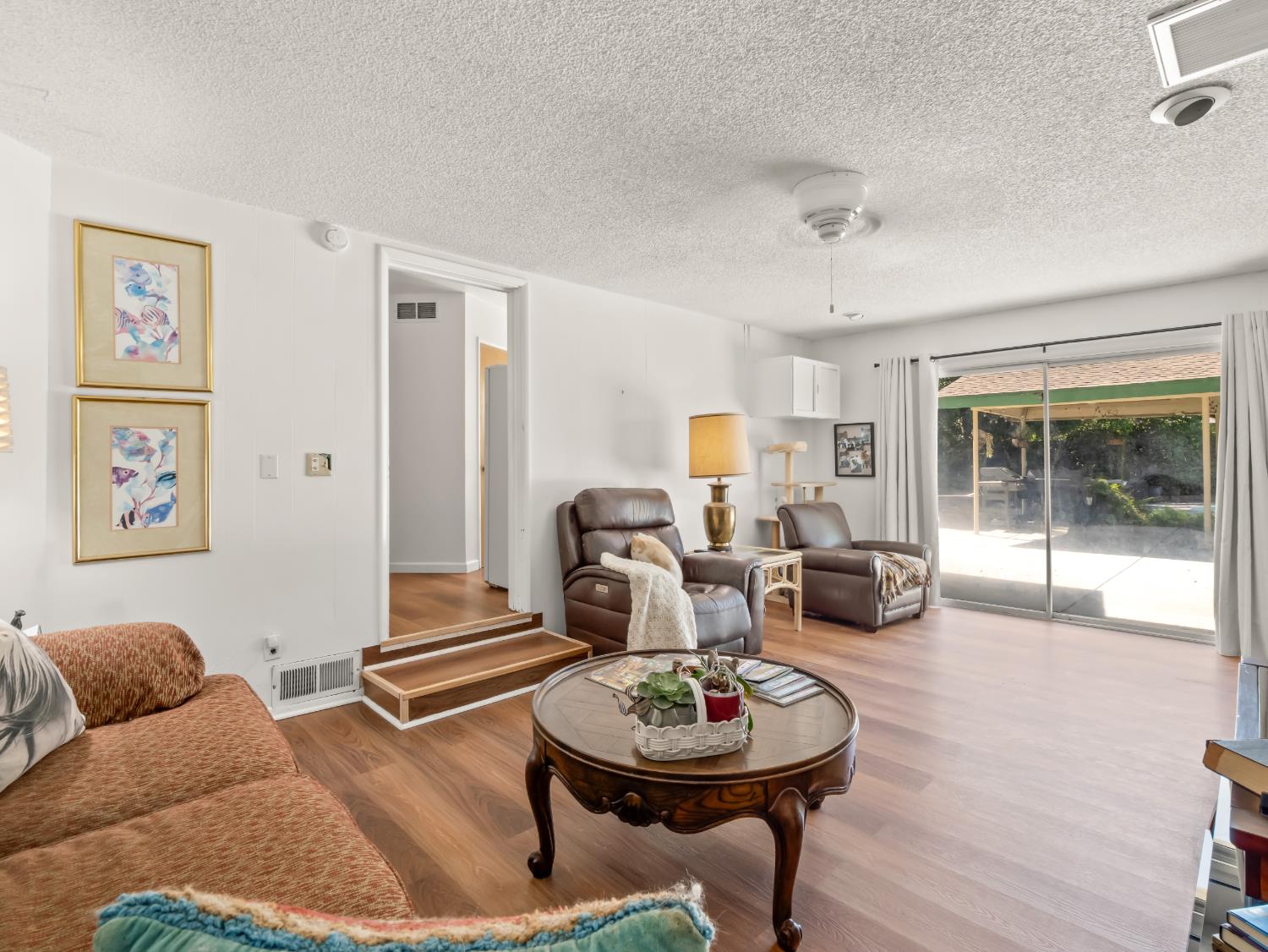 1486 W Roberts Ave, Fresno, CA 93711