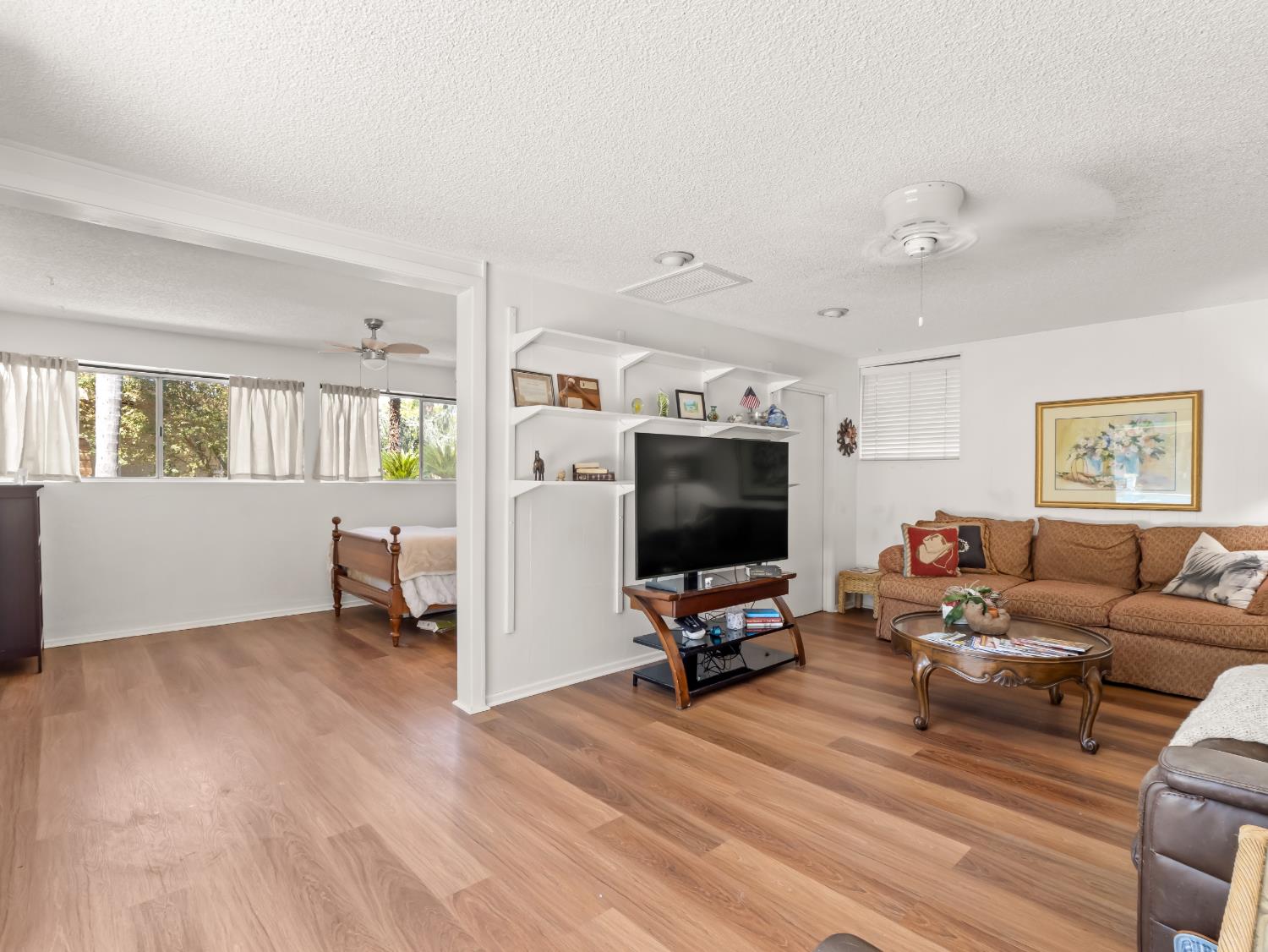 1486 W Roberts Ave, Fresno, CA 93711