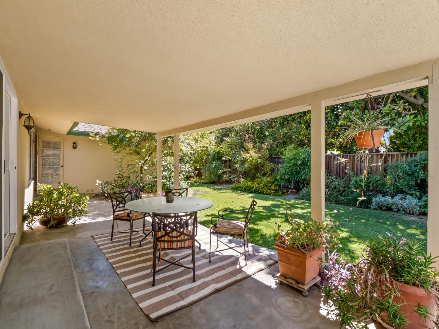 1486 W Roberts Ave, Fresno, CA 93711