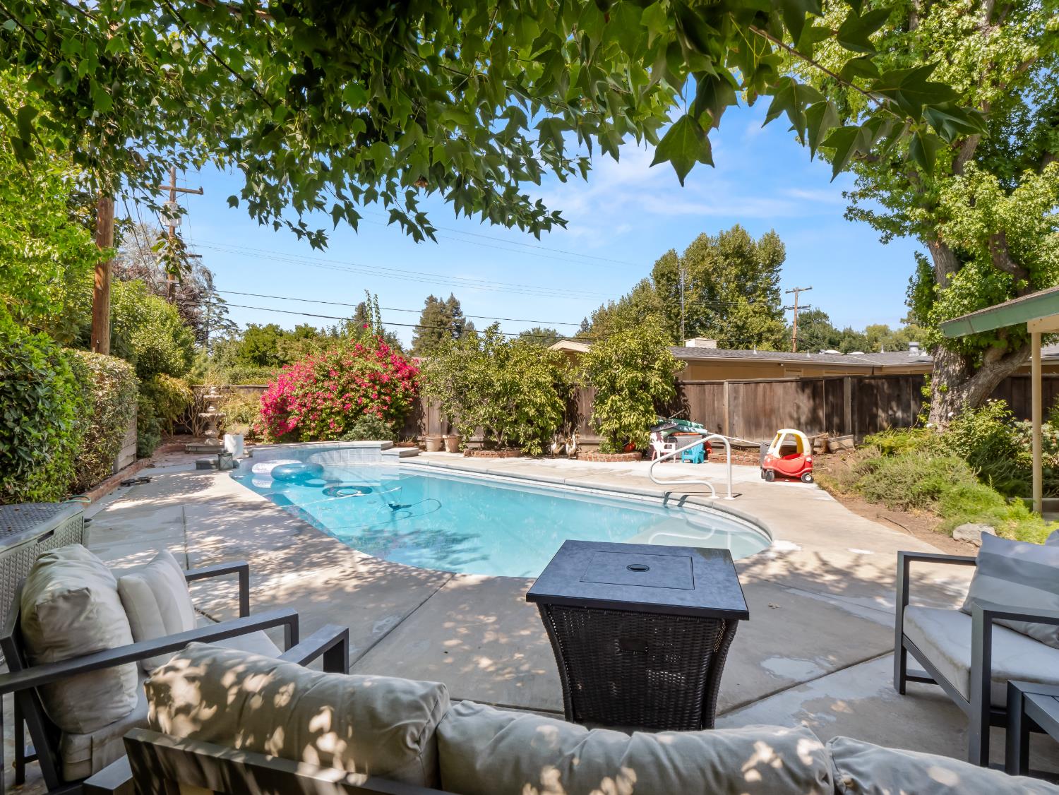 1486 W Roberts Ave, Fresno, CA 93711