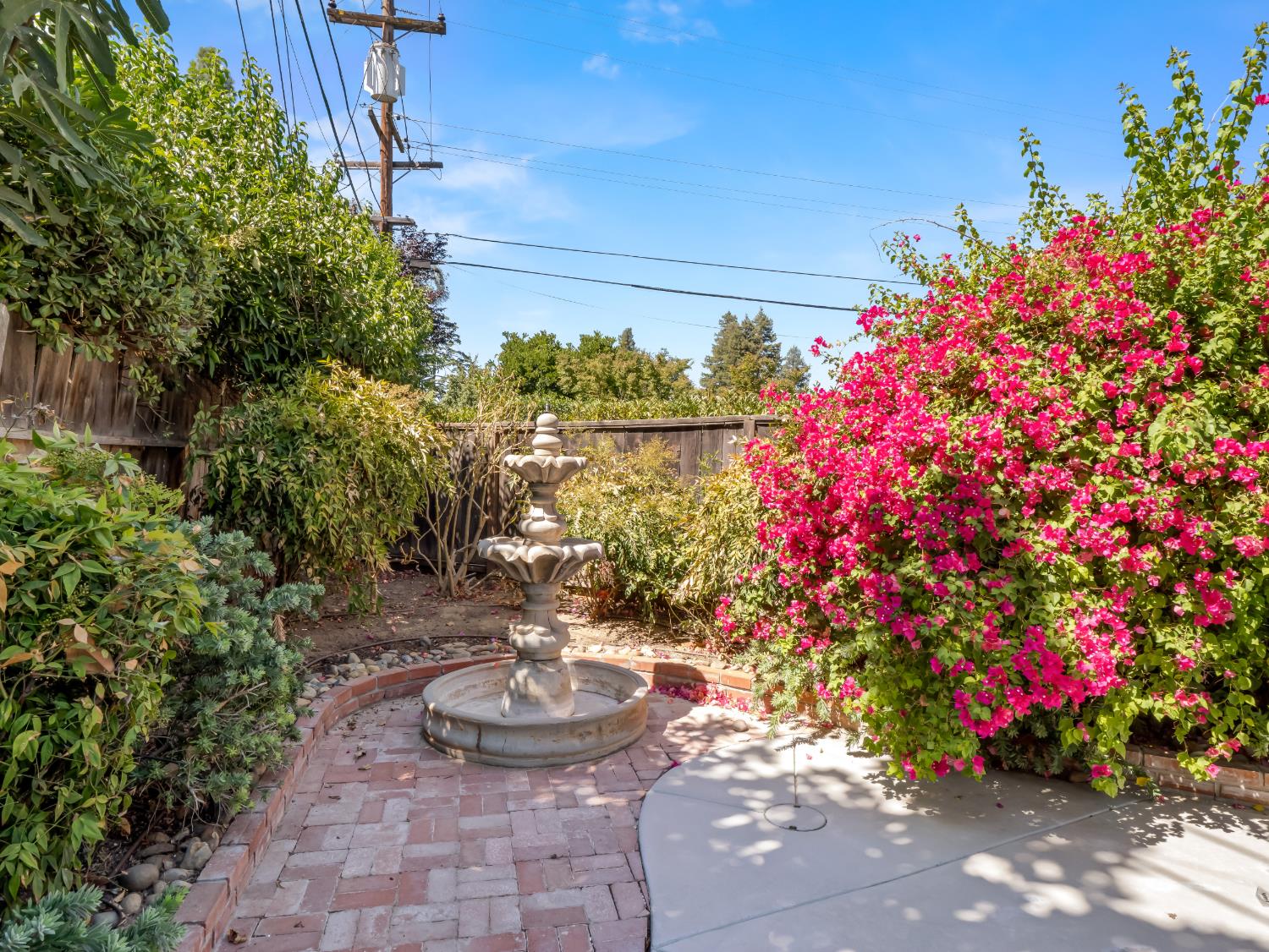 1486 W Roberts Ave, Fresno, CA 93711