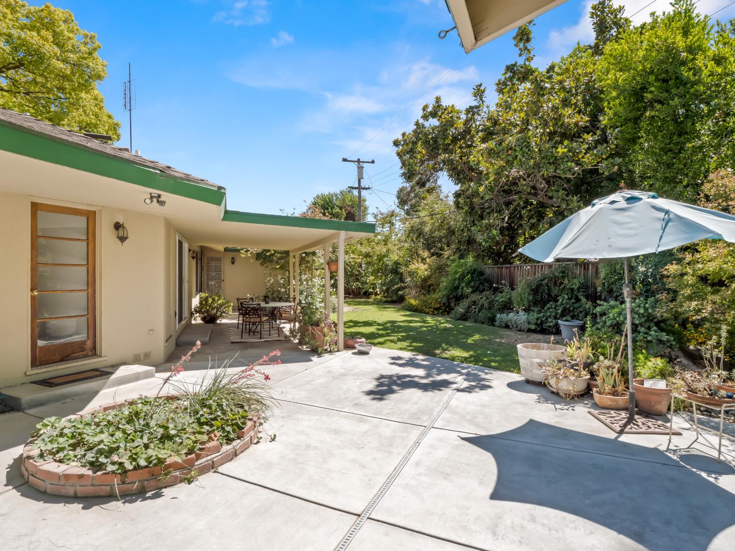1486 W Roberts Ave, Fresno, CA 93711