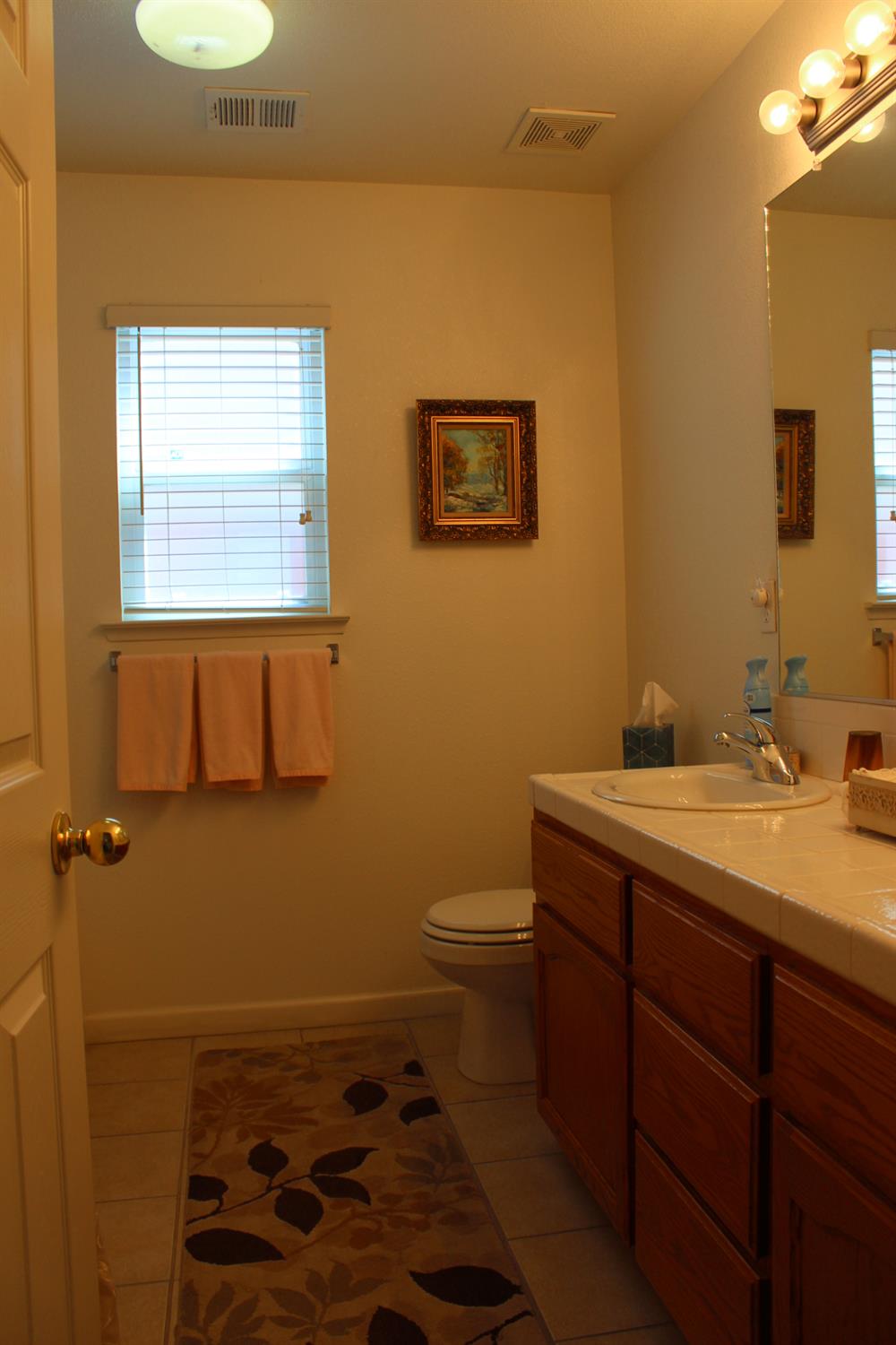 229 Lake St, Kingsburg, CA 93631