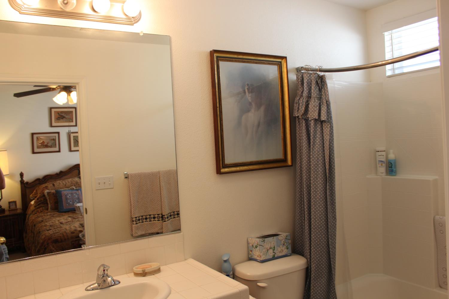 229 Lake St, Kingsburg, CA 93631