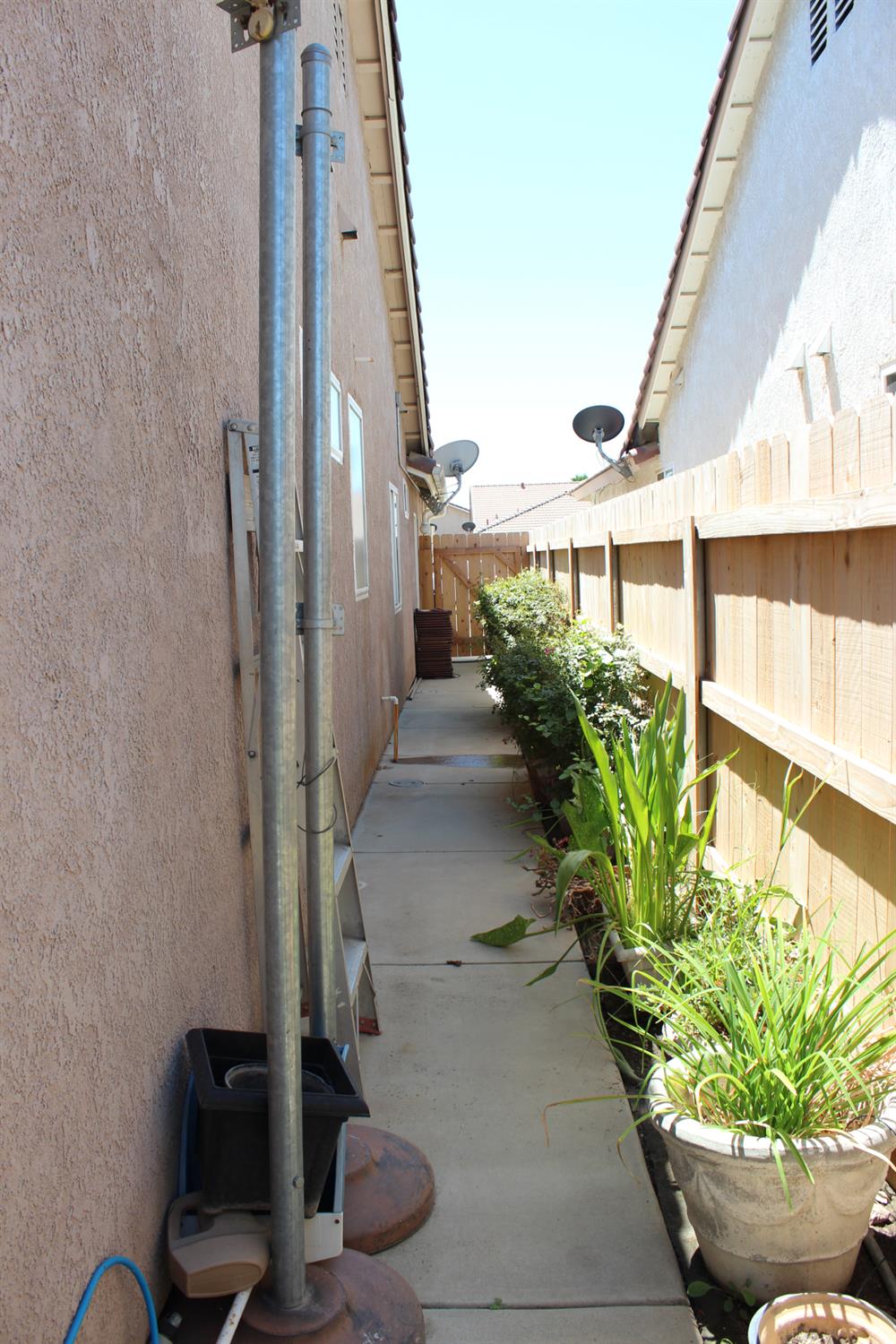 229 Lake St, Kingsburg, CA 93631
