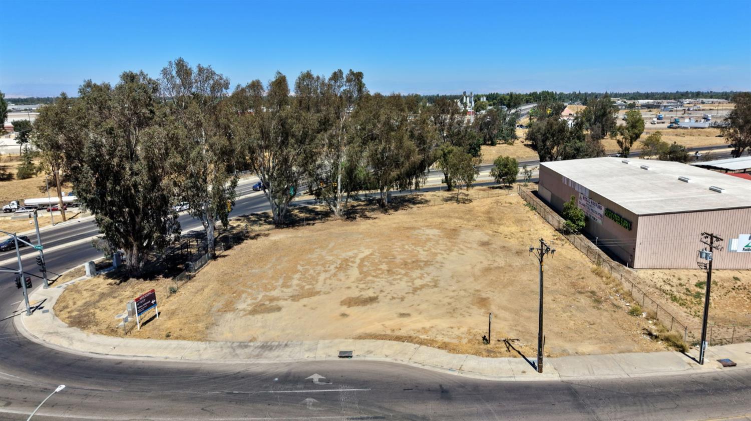 3998 N Parkway Ave, Fresno, CA 93722