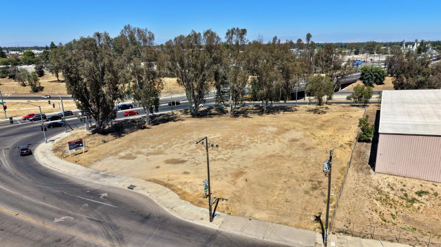 3998 N Parkway Ave, Fresno, CA 93722