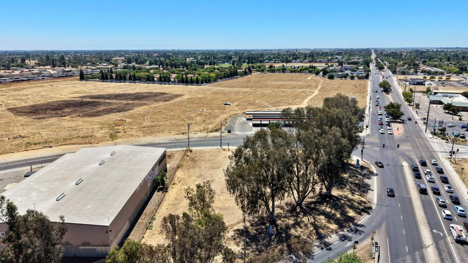 3998 N Parkway Ave, Fresno, CA 93722
