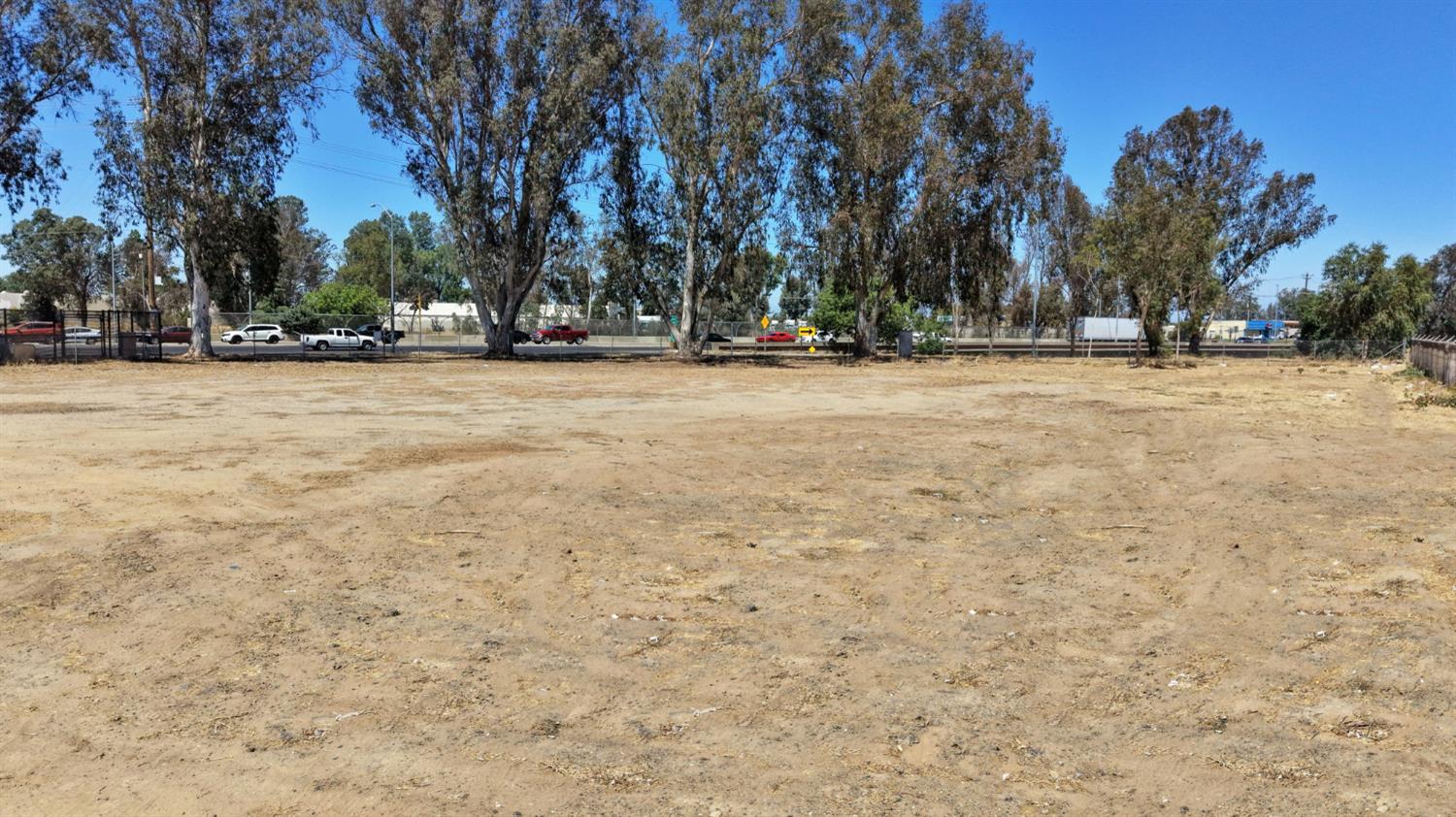 3998 N Parkway Ave, Fresno, CA 93722