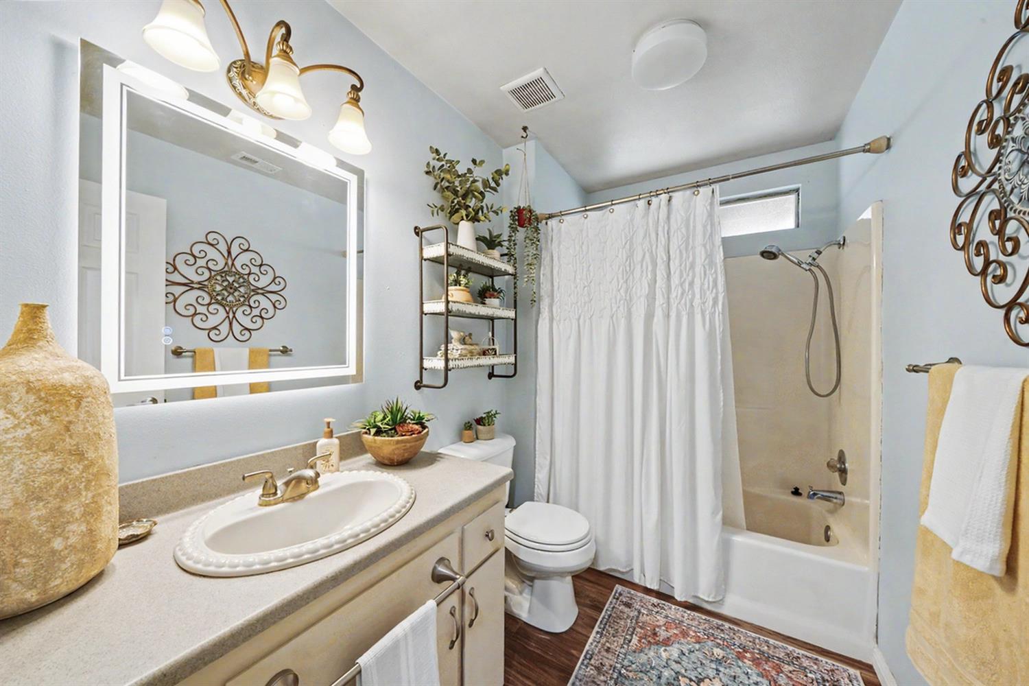 1431 Souza St, Orange Cove, CA 93646