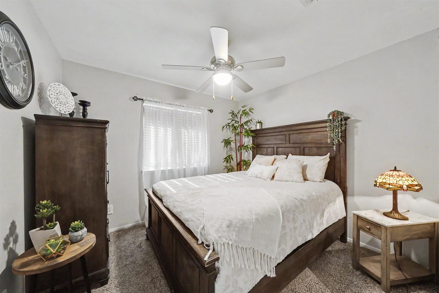 1431 Souza St, Orange Cove, CA 93646