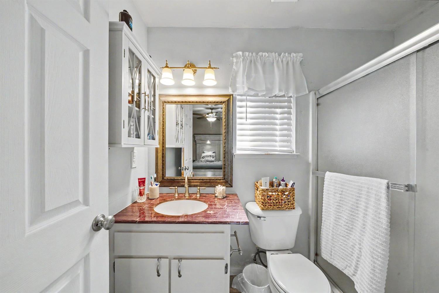 1431 Souza St, Orange Cove, CA 93646