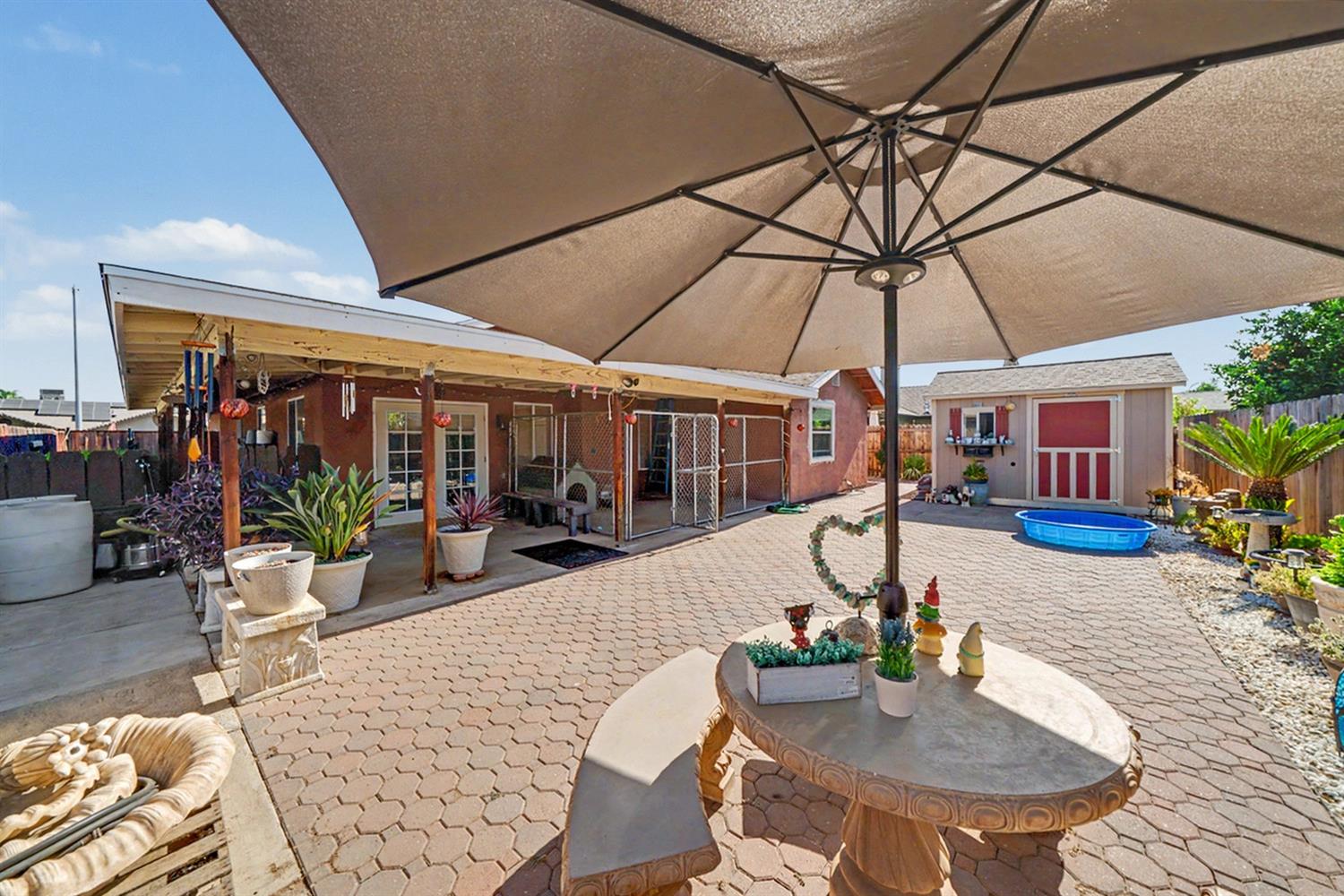 1431 Souza St, Orange Cove, CA 93646