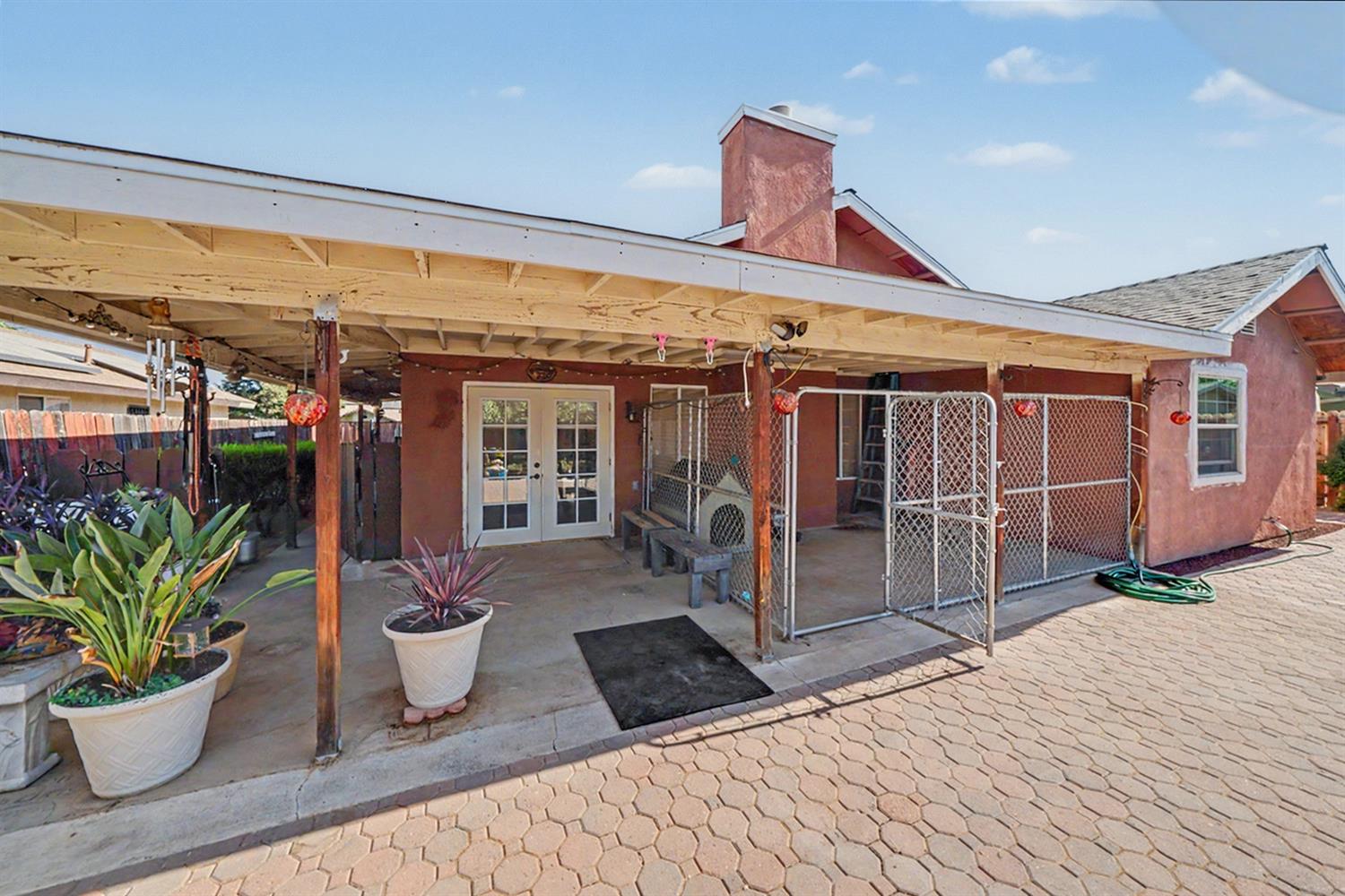 1431 Souza St, Orange Cove, CA 93646